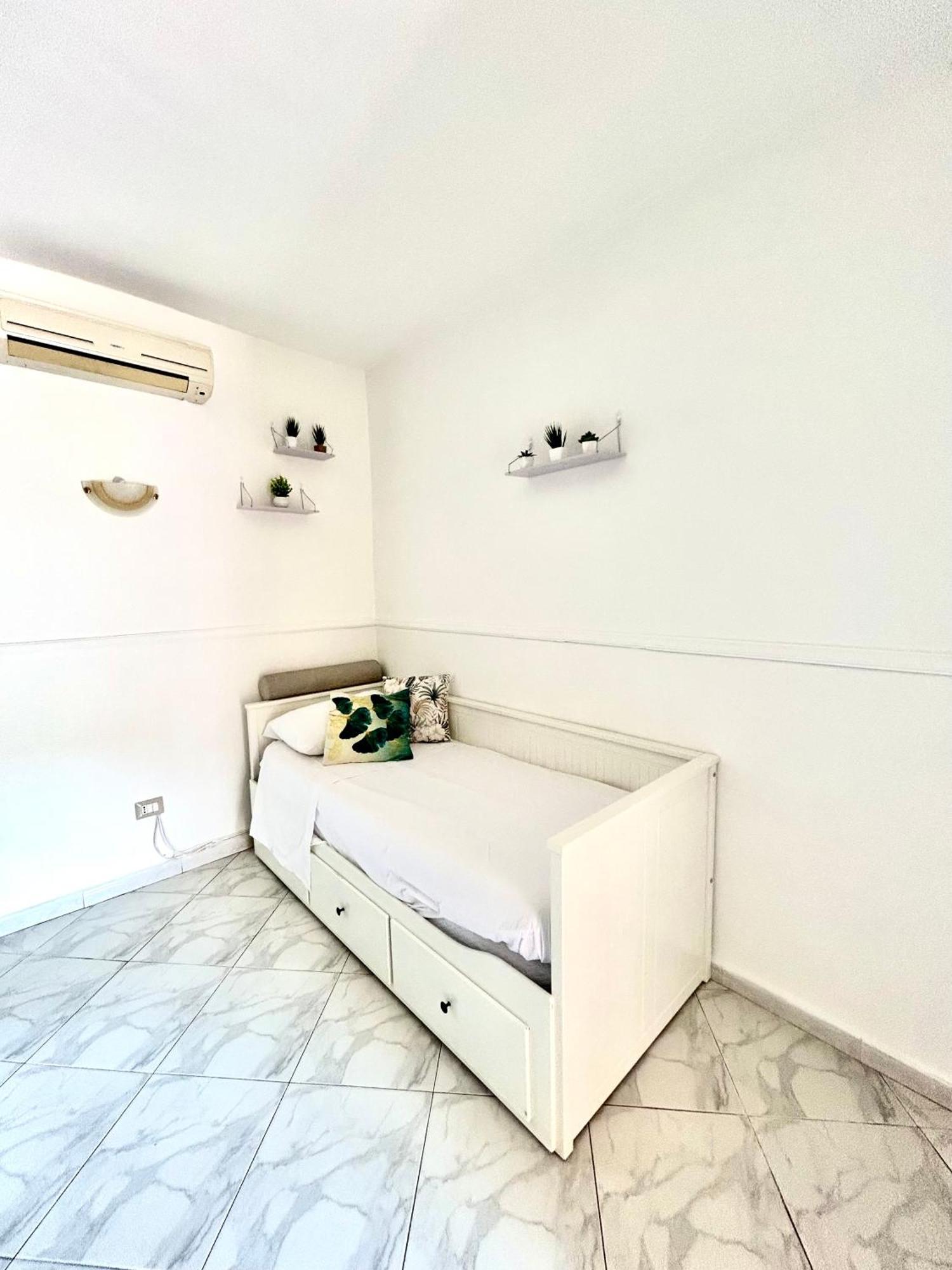 Santiago House Naples